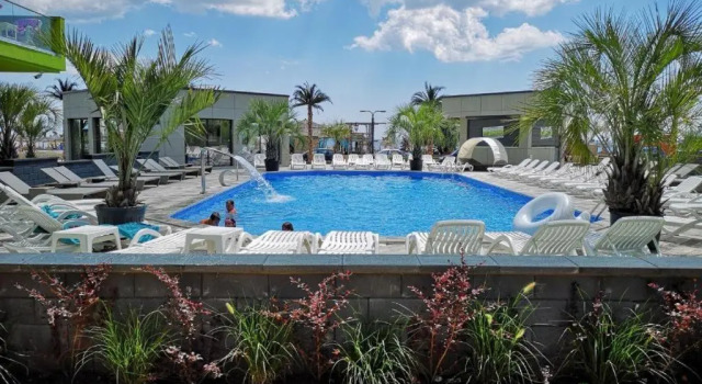 Апартаменты Sea Gem 2BR apt Spa n Pool Beach resort