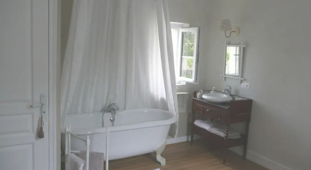 Les Lilas de Bellefontaine, Забронировать Отель Байе 