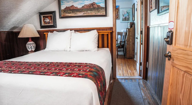 Люкс Deluxe Red Horse Bed and Breakfast