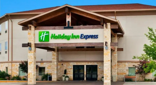 Кровать в общем номере Holiday Inn Express of Salado-Belton by IHG