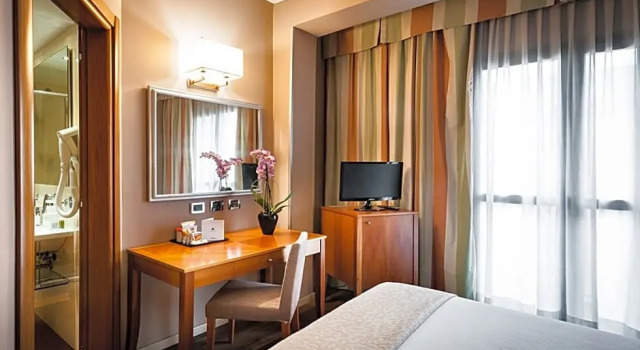 Одноместный номер Hotel dei Cavalieri Caserta - La Reggia