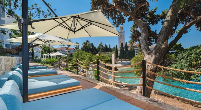 Полулюкс Beach Bay Hvar Hotel