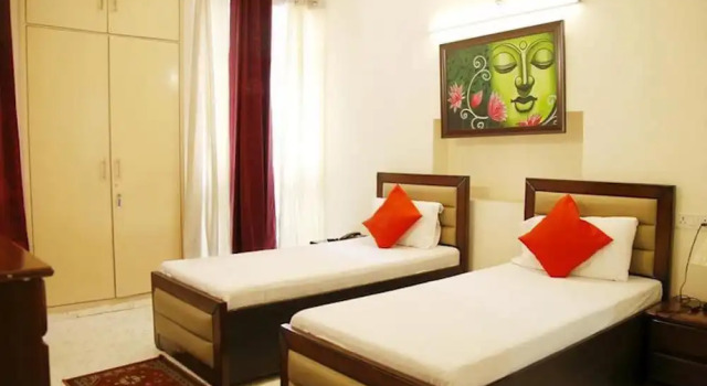 Maplewood Guest House, Neeti Bagh, New Delhiit is a Boutiqu Guest House - Room 2