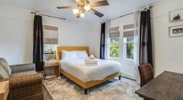Jefferson Flat - Guest Room, Забронировать Гостевой дом Лафайетт Acadiana, рядом с Youth Park