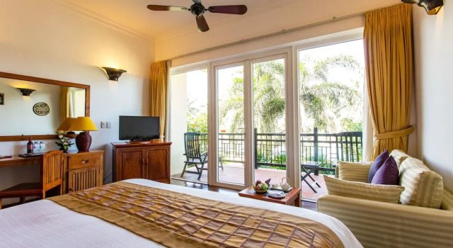 Двухместный номер Superior с балконом и с видом на реку Victoria Hoi An Beach Resort & Spa
