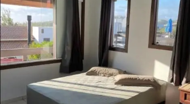 Casa com vista para o mar! Farol de Santa Marta, Забронировать Отель Фарол-де-Санта-Марта Санта-Катарина