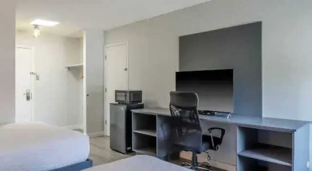 Люкс Motel 6 Merritt, BC