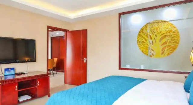 Люкс Deluxe Kunming Building