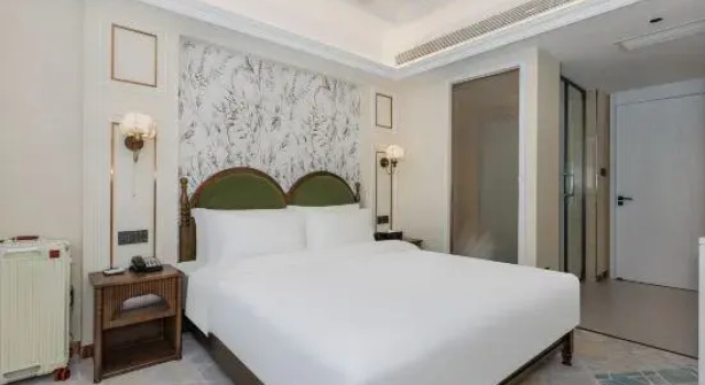 Люкс Classic Platinum Travel International Hotel