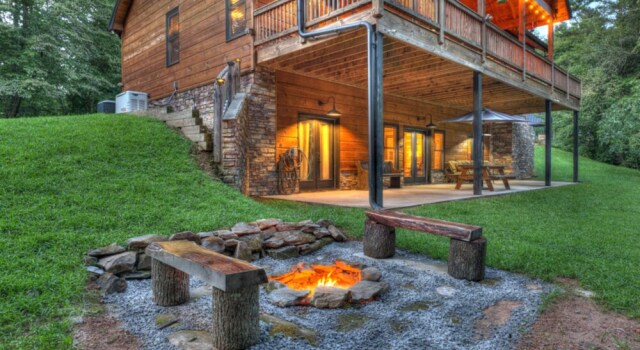 Smiling Goat by Escape to Blue Ridge, Boek Hotel Blue Ridge 