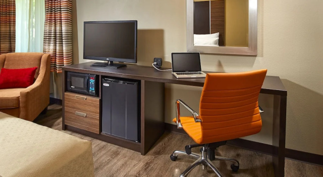 Четырёхместный номер Superior Eden Roc Inn & Suites near the Maingate