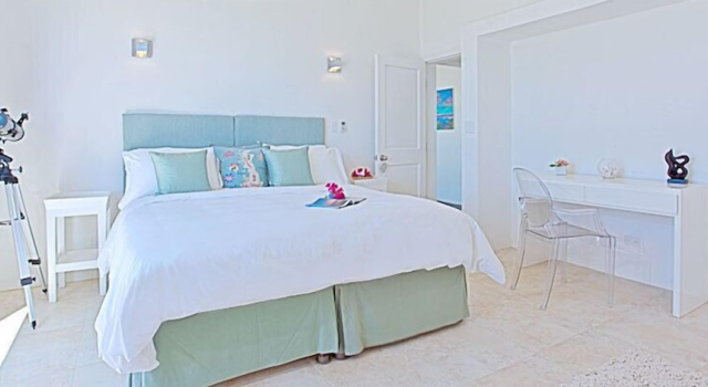 White Cedars Villa 3 Bedroom Special Offer, Book Villa Sommerhuse i The Valley, Hytte