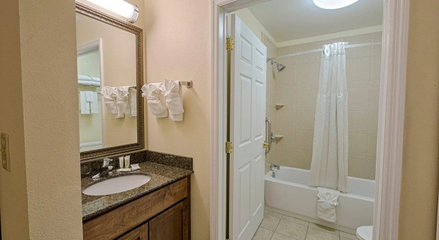Двухместный люкс Staybridge Suites Harrisburg-Hershey by IHG
