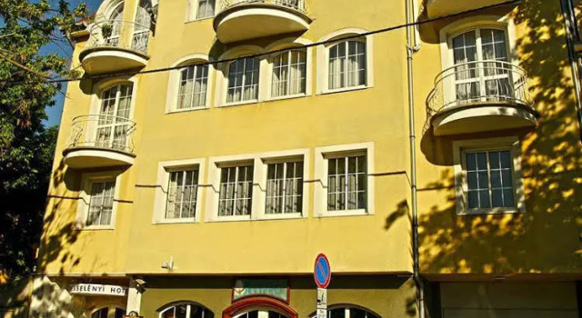 Hotel Wesselényi, Забронировать Отель Отели в центре Дьёр с завтраком, отели в центре Дьёр с завтраком