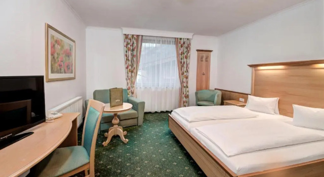 Двухместный номер Standard с видом на горы Hotel Martini Kaprun including free parking and Zell am See-Kaprun summer card
