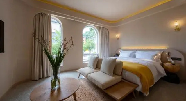 Кровать в общем номере с 6 комнатами Hangzhou Xiang Lake Trinity Haven Boutique Retreat