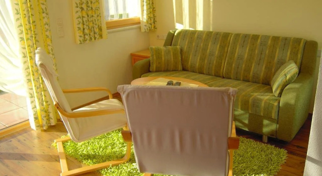 Haus Angelika, Rezerwuj Hotel Hotele w Tyrol z parkingiem, Parking