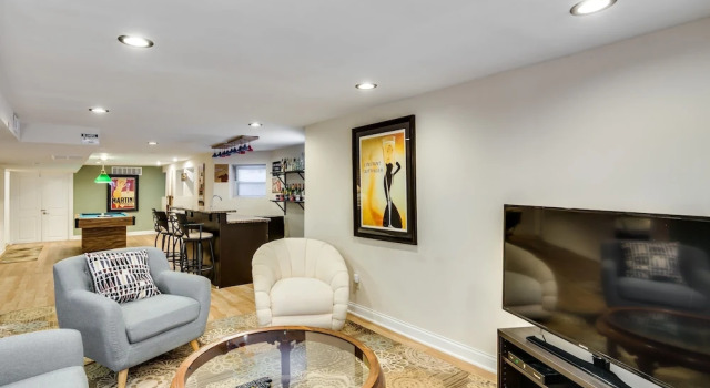 Duplex near the beach! 3 bedrooms in Andersonville by AllSet Turnover, Забронировать Отель Отели Иллинойс 3 звезды, 3*