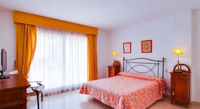 Plush Holiday Home in Marbella With Swimming Pool