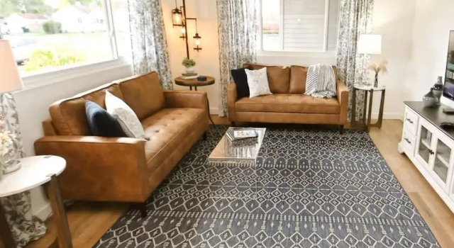 Modern 5 Bedroom Home Sleeps up to 12 15 min Walk to ND 2329, Prenota Casa vacanze South Bend Indiana