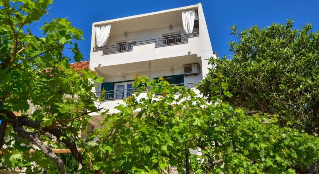 Apartmani Nina & Mili, Забронировать Апартаменты/квартира Игране Макарска Ривьера