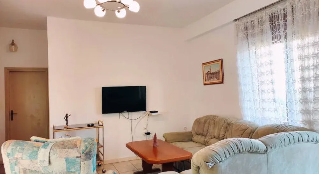 Kastel Stafilic Comfortable Apartments, Varaa Huoneisto Hotellit Split-Dalmatia pysäköinnillä, Pysäköinti