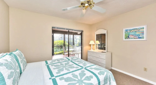 Rovigo Vacation Rental: Spacious Retreat with Panoramic Lake Views in Kings Lake. 4-BR, 4-Bathroom Home with Private Pool, just 3.4 Miles from the Vibrant Fifth Avenue South and Naples Attractions