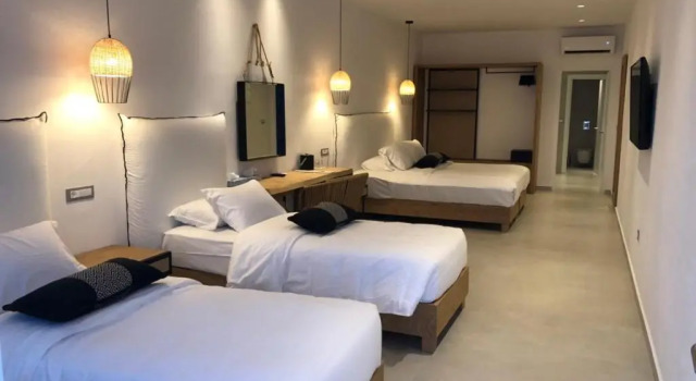 Четырёхместный номер Standard с видом на море The George Hotel Mykonos