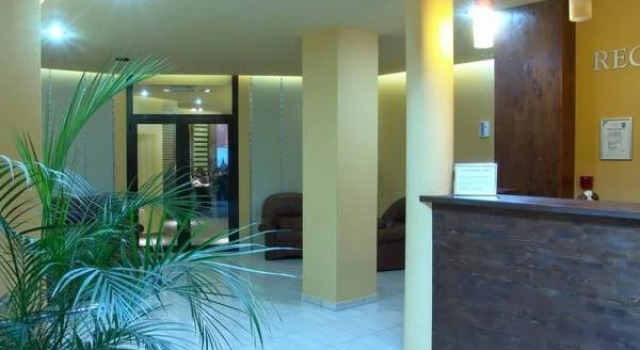 Hotel Oasis, Rezerwuj Hotel Hotele w Prahova Valley z parkingiem, Parking
