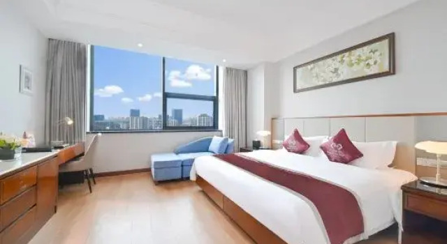 Семейный люкс Deluxe Gloria Plaza Hotel Qingdao