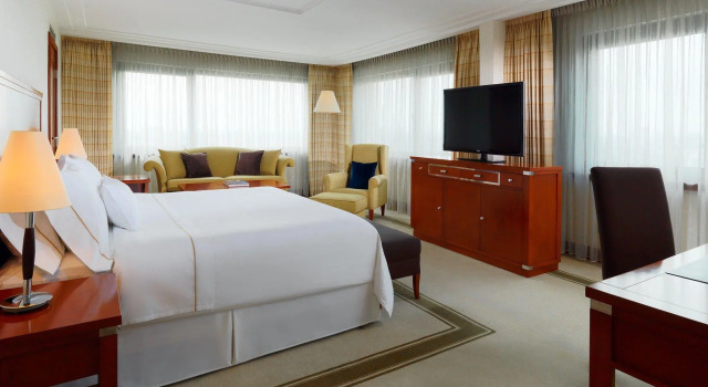Люкс Deluxe c 1 комнатой с видом на город The Westin Zagreb