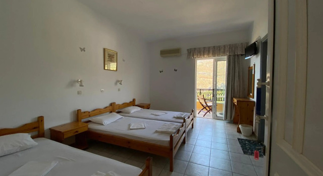 Eolia beachfront studios, Rezerwuj Hotel Hotele w Retimno z parkingiem, Parking