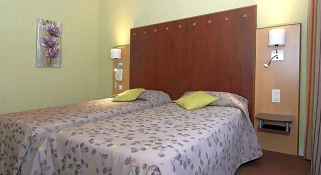 Номер Standard Logis Hôtel & Restaurant Le Cheval Blanc et Clovis