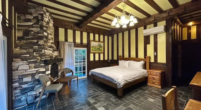 Camera Superior Senboard Manor