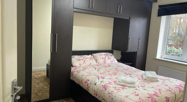 Vibrant Rooms in UXBRIDGE SK