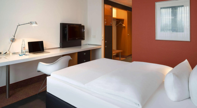 Dorint Kongresshotel Düsseldorf/Neuss, Забронировать Отель Нойс Северный Рейн-Вестфалия, рядом с Базилика Святого Квирина
