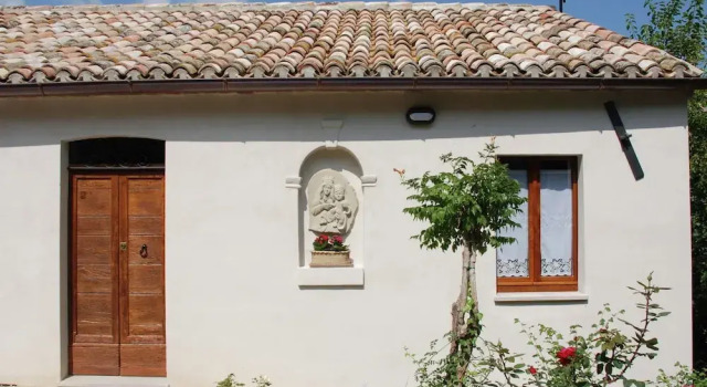 Belvilla by OYO Lisa Fonte Parolla, Rezerwuj Hotel Sant'Ippolito Marche