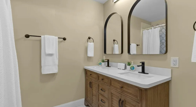 Коттедж Red Brick Hideaway | JZ Vacation Rentals