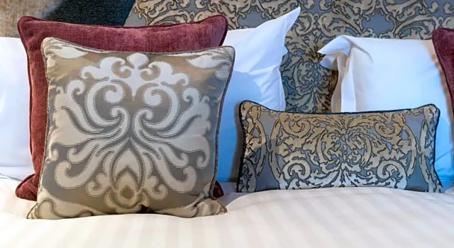 Номер Standard с видом на озеро Peak Edge Hotel