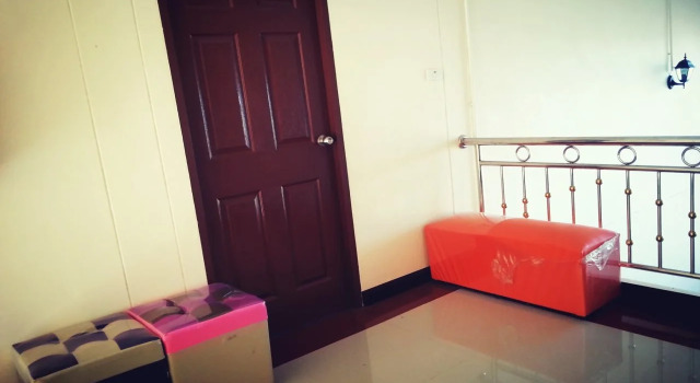 Aumnoychai Hotel Korat, Varaa Hotelli Hotellit North-Eastern Thailand pysäköinnillä, Pysäköinti