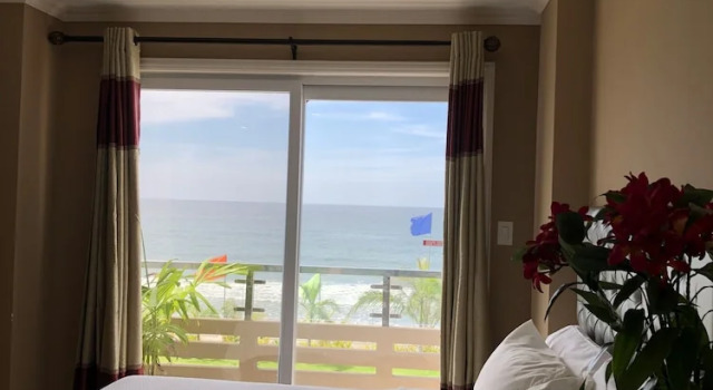 Номер Standard oceanfront EM Royalle Hotel & Beach Resort
