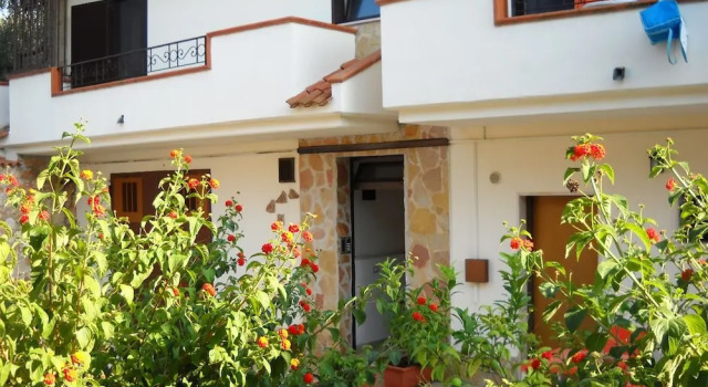 Zagare Residence, Book Hotel Rodi Garganico Foresta Umbra