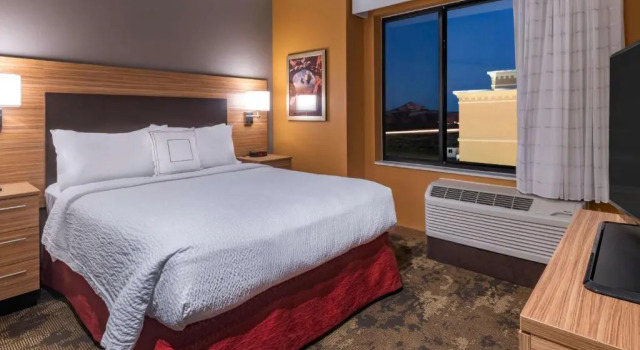 TownePlace Suites by Marriott Gallup, Book Hotel Hoteller i Gallup med pool, Swimmingpool