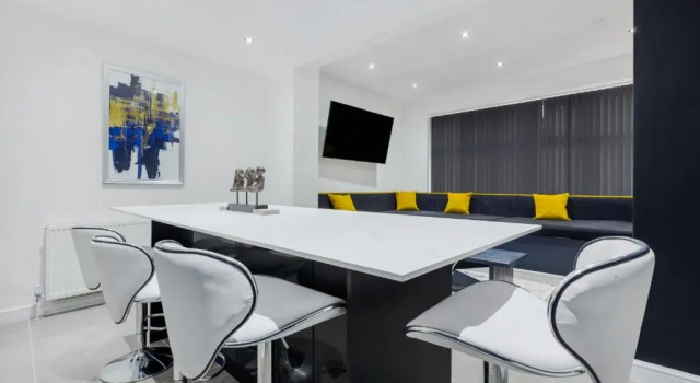 Апартаменты Standard Wellington Suites by Sasco Apartments