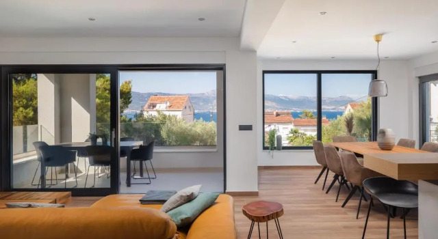 Апартаменты Цокольный этаж с 2 комнатами House & Home Slatine