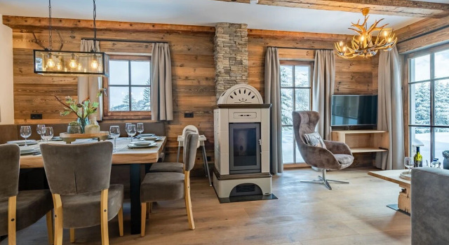Quaint Chalet near Skiing Area in Katschberghöhe, Rezerwuj Chalet Hotele w Karyntia z parkingiem, Parking