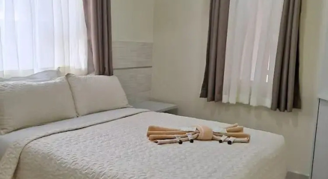 Modernly Furnished Standard Room With Queen bed - 2220, Rezerwuj Hotel Hotele w West Mashonaland z parkingiem, Parking