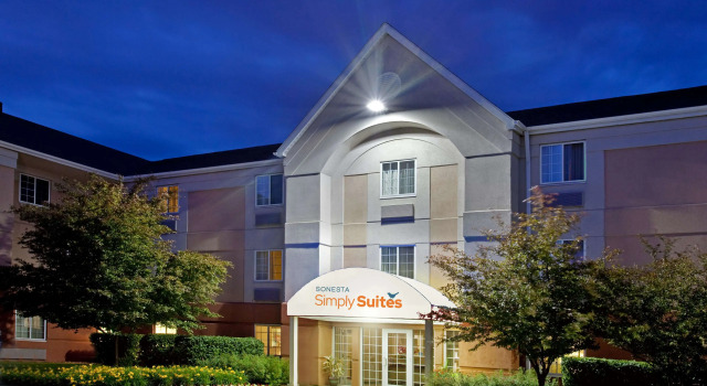 Sonesta Simply Suites Chicago Waukegan
