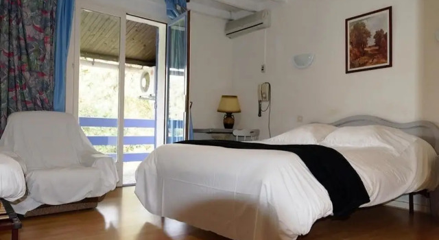 Hôtel Auberge du Bérange, Rezerwuj Hostel Hostele w Montpellier, Hostel