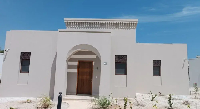 Cozy 2-bedroom Poolside Haven, Prenota Villa Cottage a Taqah, Cottage